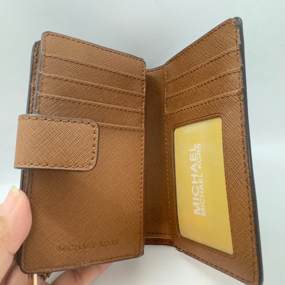 Michael Kors Bi-fold Compact Wallet Monogram - Picture 3 of 9